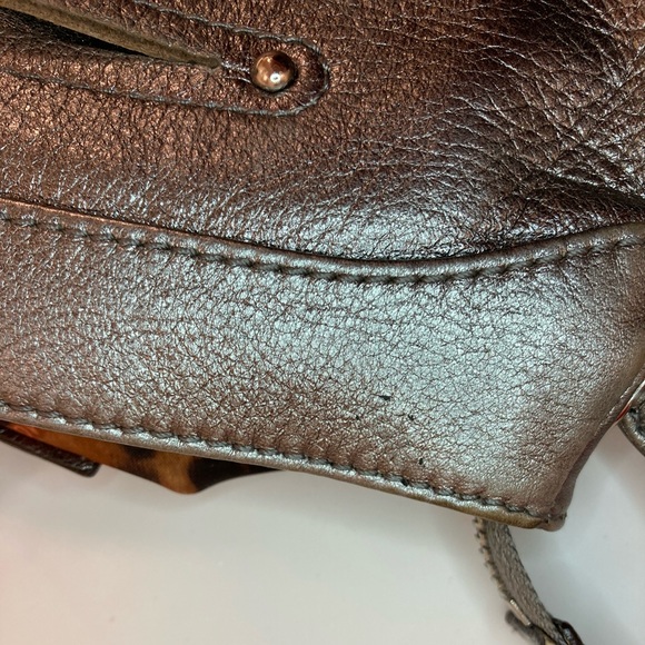 B MAKOWSKY Crossbody Purse ~ $139 Silver leather Leopard Lined - Picture 8 of 12